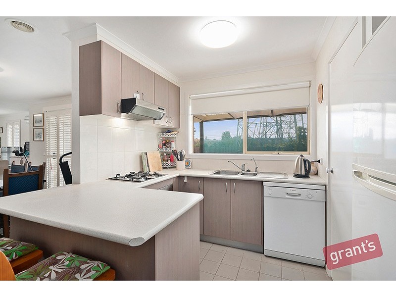 2/61 George Chudleigh Drive, Hallam VIC 3803