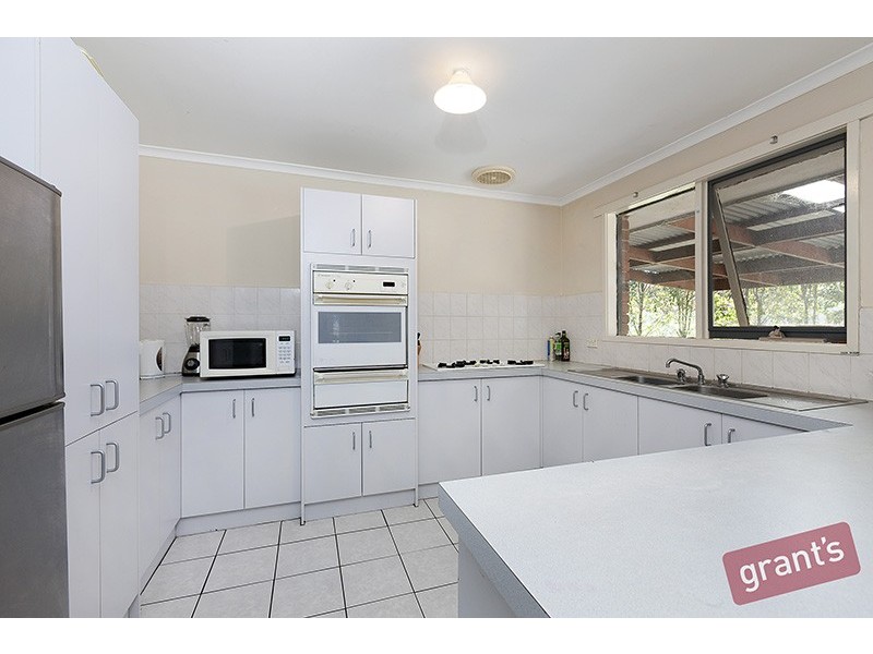 17 Lesley Drive, Hampton Park VIC 3976