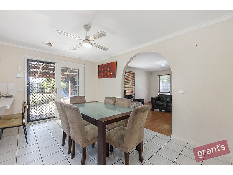 17 Lesley Drive, Hampton Park VIC 3976