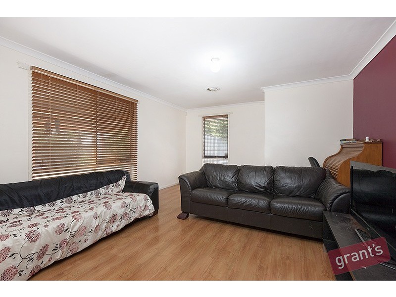 17 Lesley Drive, Hampton Park VIC 3976