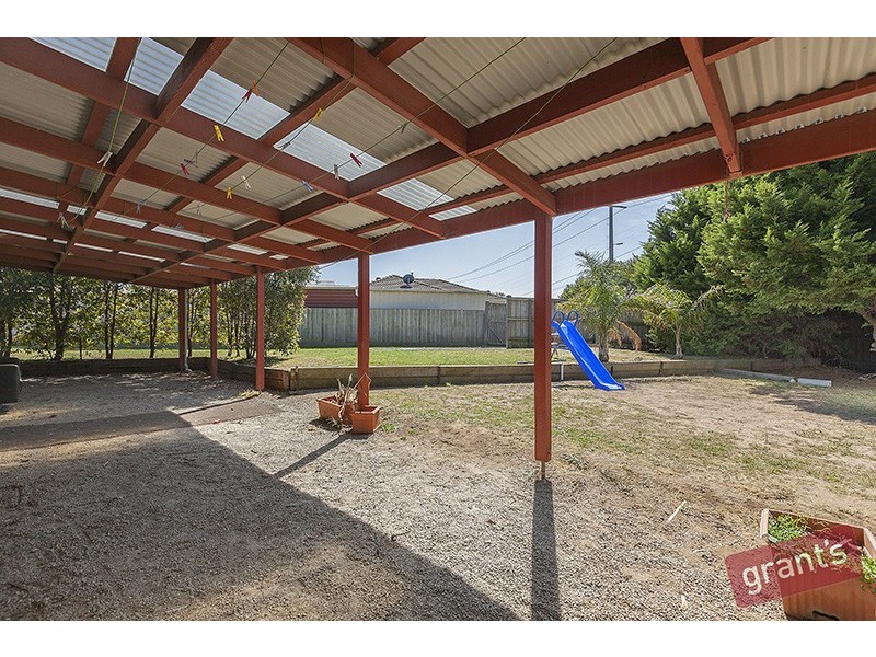 17 Lesley Drive, Hampton Park VIC 3976