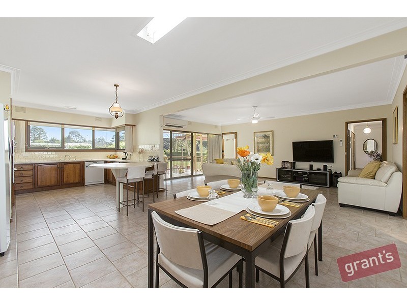 4 Avonwood Road, Narre Warren North VIC 3804