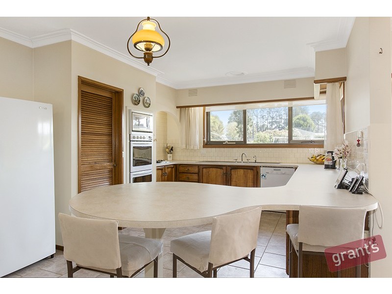 4 Avonwood Road, Narre Warren North VIC 3804