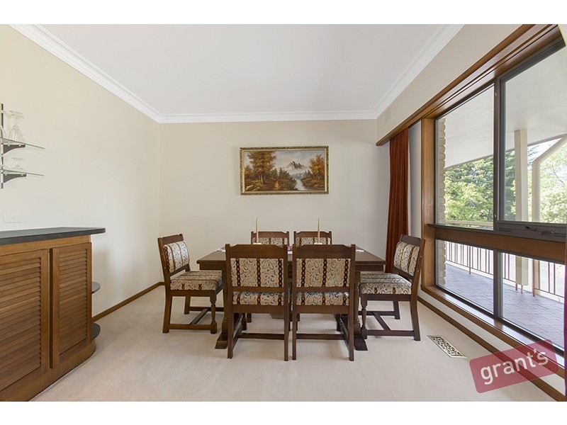 4 Avonwood Road, Narre Warren North VIC 3804