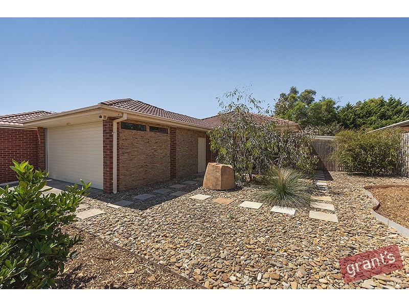 24 Sanctuary Rise, Narre Warren VIC 3805