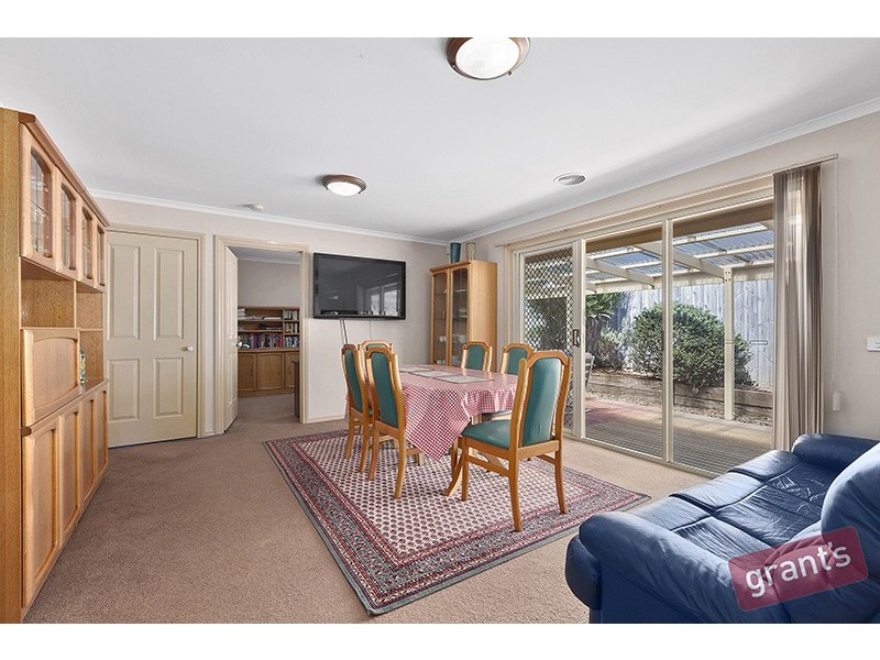 24 Sanctuary Rise, Narre Warren VIC 3805