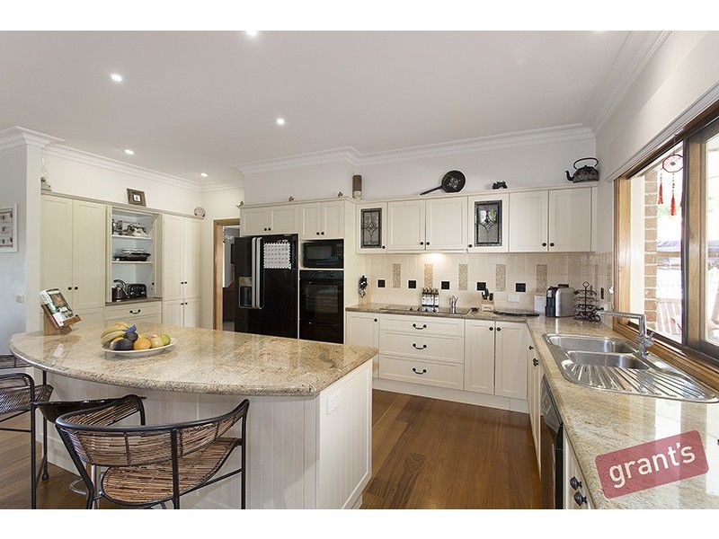 2 Grand Valley Court, Lysterfield South VIC 3156