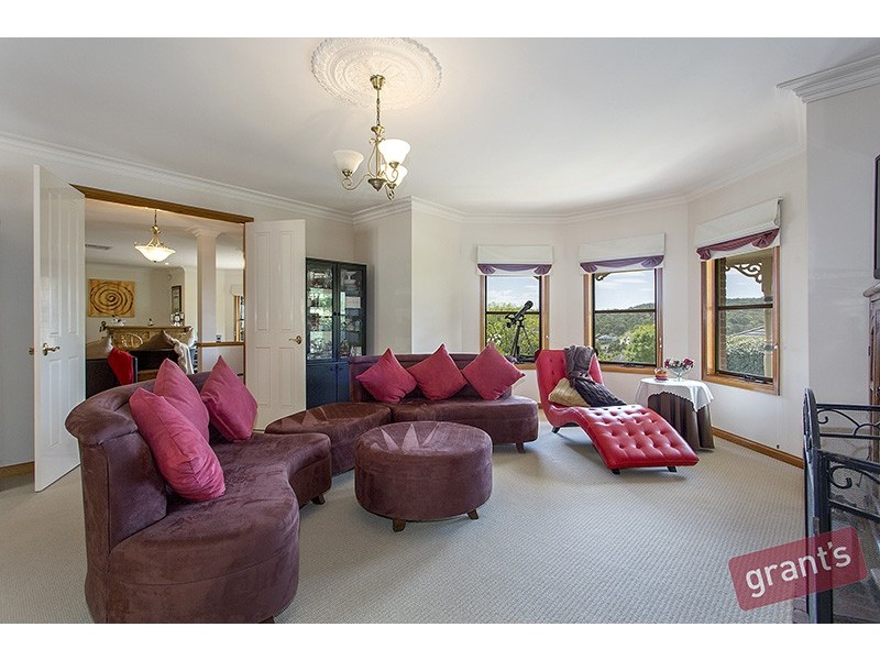 2 Grand Valley Court, Lysterfield South VIC 3156