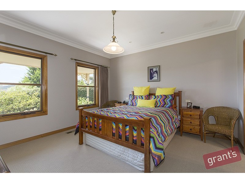 2 Grand Valley Court, Lysterfield South VIC 3156