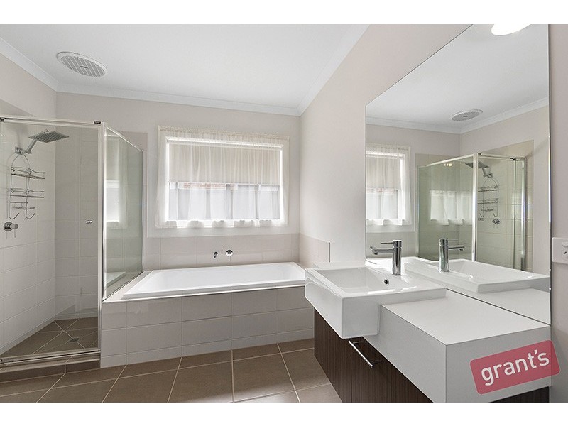 25 Donatello Crescent, Narre Warren VIC 3805