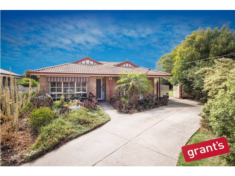 12 Dean Court, Cranbourne West VIC 3977