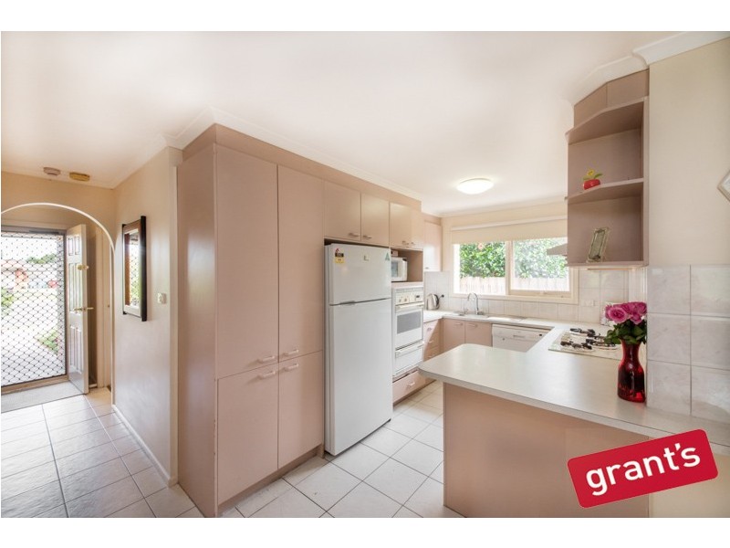 12 Dean Court, Cranbourne West VIC 3977