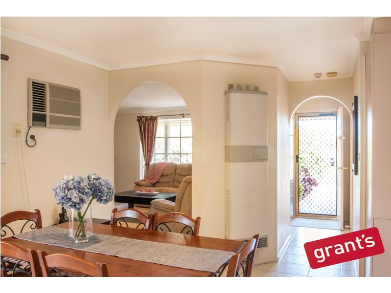 12 Dean Court, Cranbourne West VIC 3977