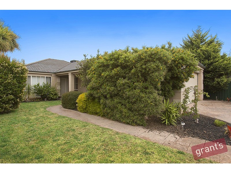 37 Lansbury Drive, Narre Warren South VIC 3805
