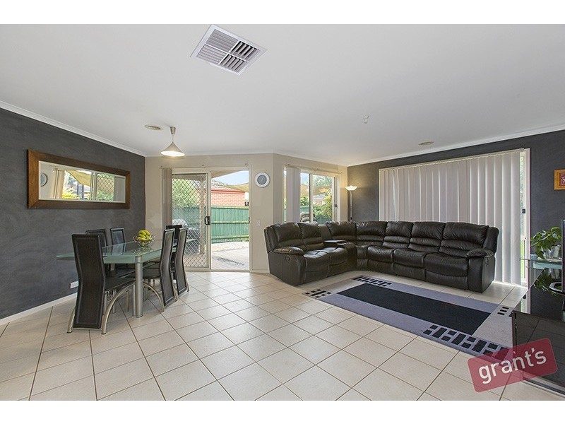 37 Lansbury Drive, Narre Warren South VIC 3805