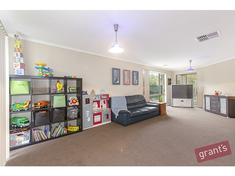 37 Lansbury Drive, Narre Warren South VIC 3805