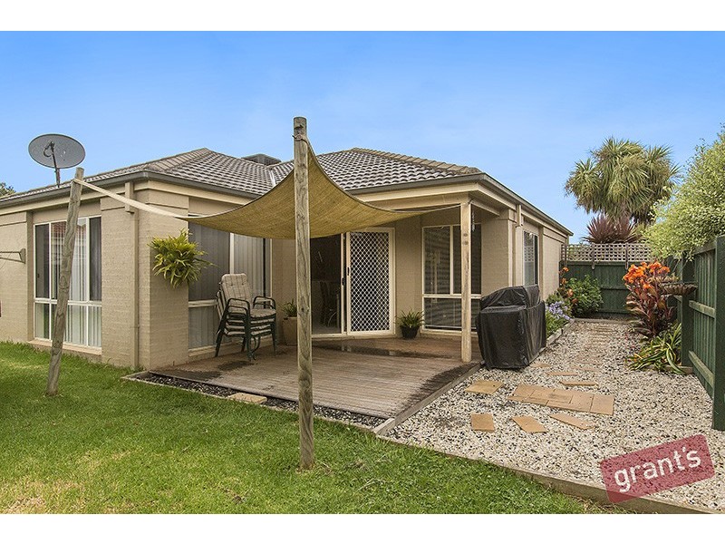 37 Lansbury Drive, Narre Warren South VIC 3805