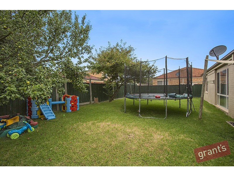 37 Lansbury Drive, Narre Warren South VIC 3805