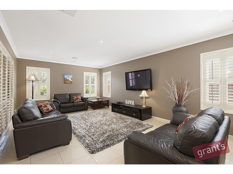 3 Lauradan Avenue, Berwick VIC 3806