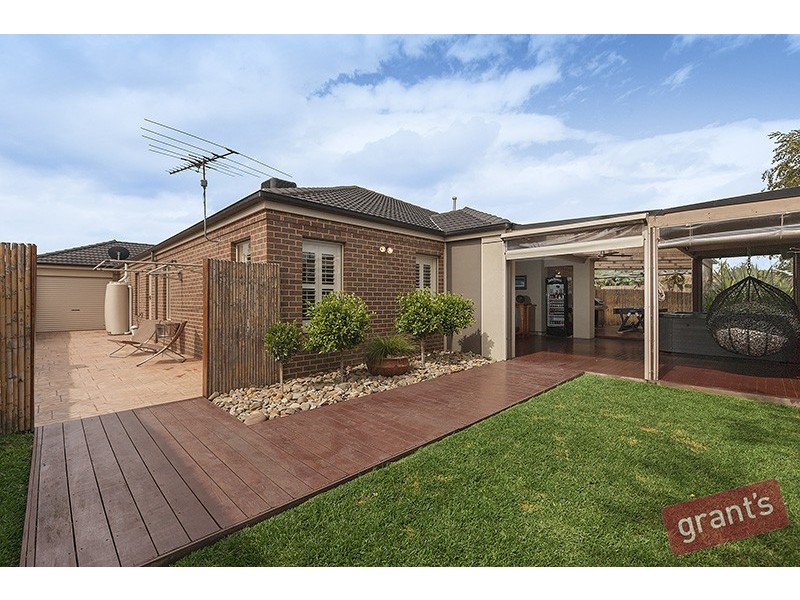 3 Lauradan Avenue, Berwick VIC 3806