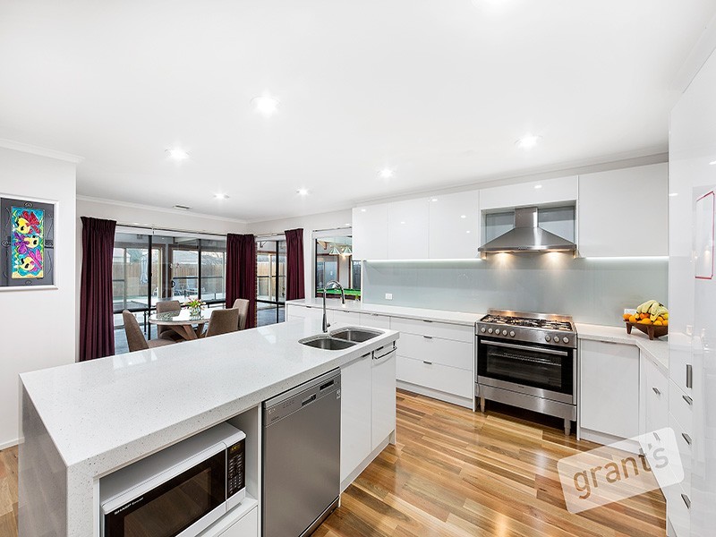 1 Berkshire Place, Narre Warren South VIC 3805