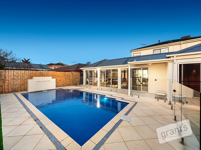 1 Berkshire Place, Narre Warren South VIC 3805