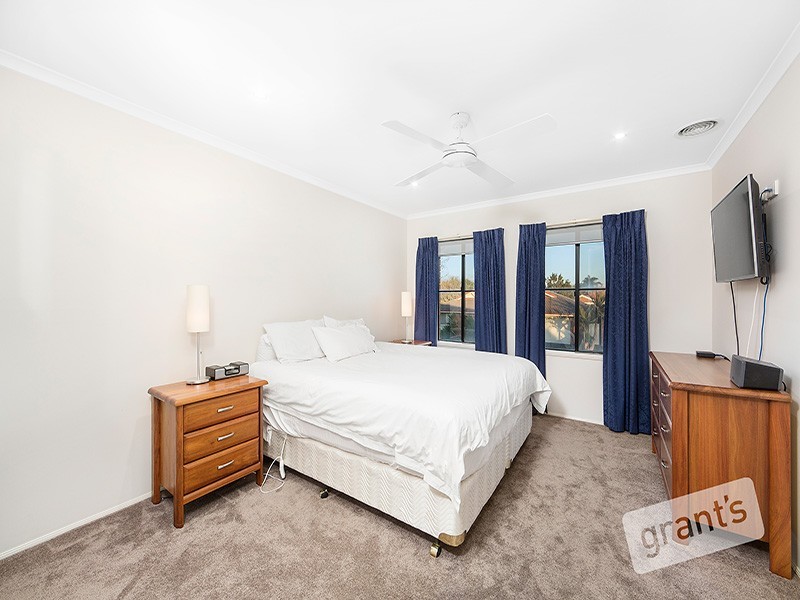 1 Berkshire Place, Narre Warren South VIC 3805