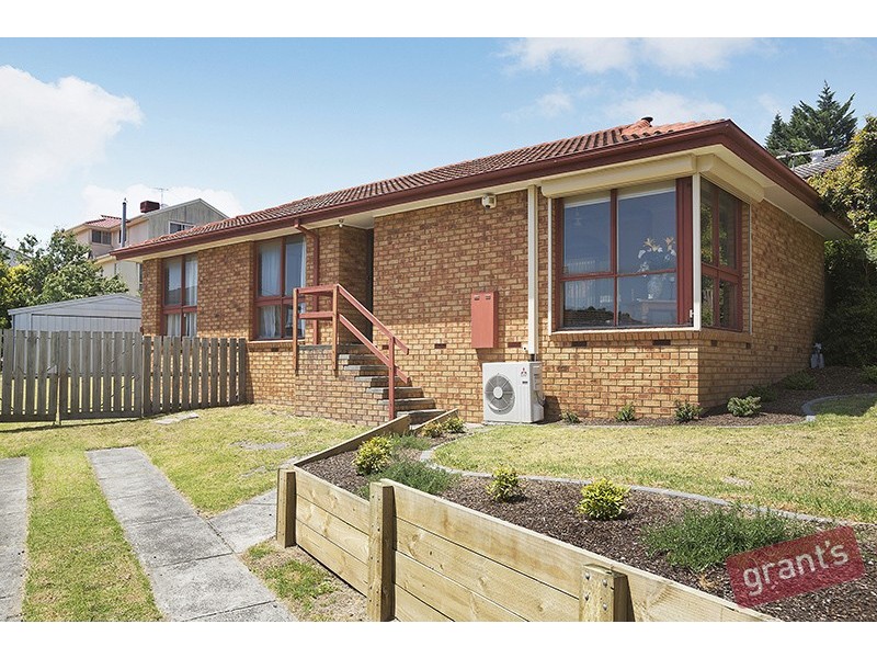 36 Monteith Crescent, Endeavour Hills VIC 3802