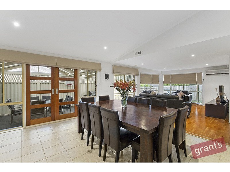 45 Mayfair Crescent, Narre Warren VIC 3805