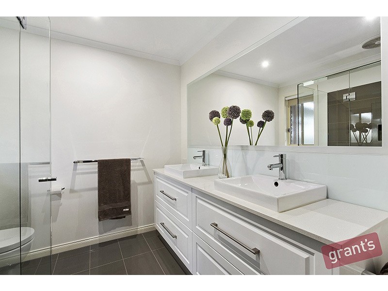 45 Mayfair Crescent, Narre Warren VIC 3805