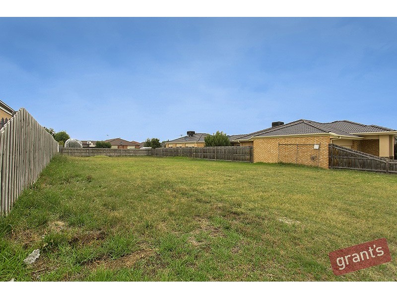 16 Damon Close, Narre Warren South VIC 3805