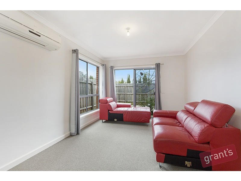 8/4 Young Road, Hallam VIC 3803