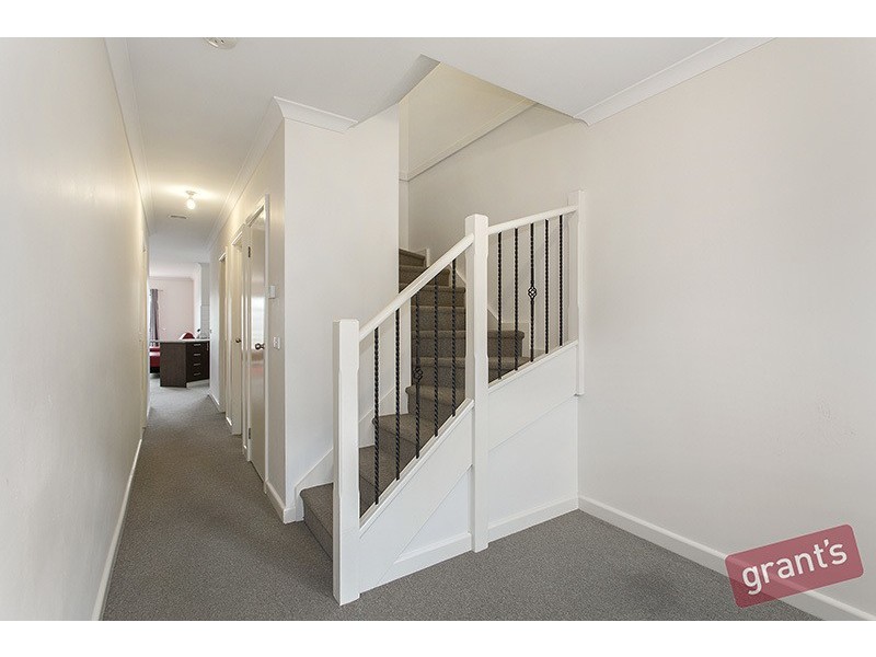 8/4 Young Road, Hallam VIC 3803