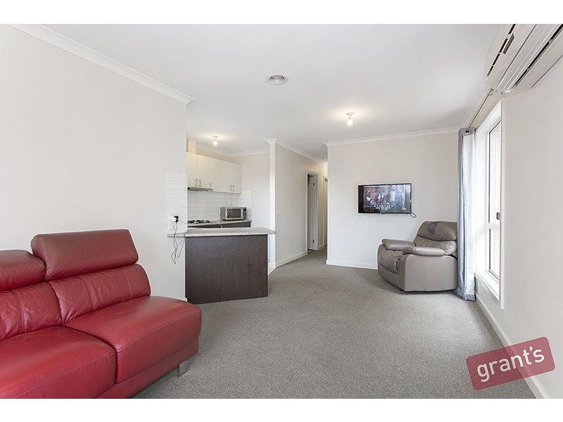 8/4 Young Road, Hallam VIC 3803