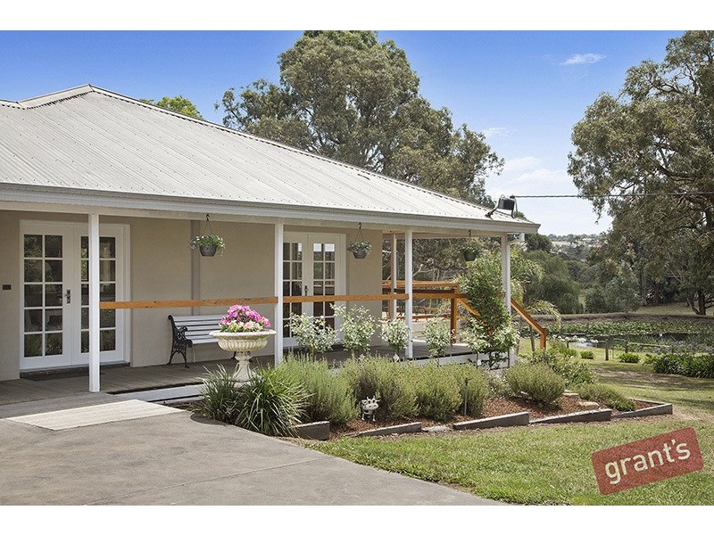 14 Mountain Flat Road, Narre Warren East VIC 3804