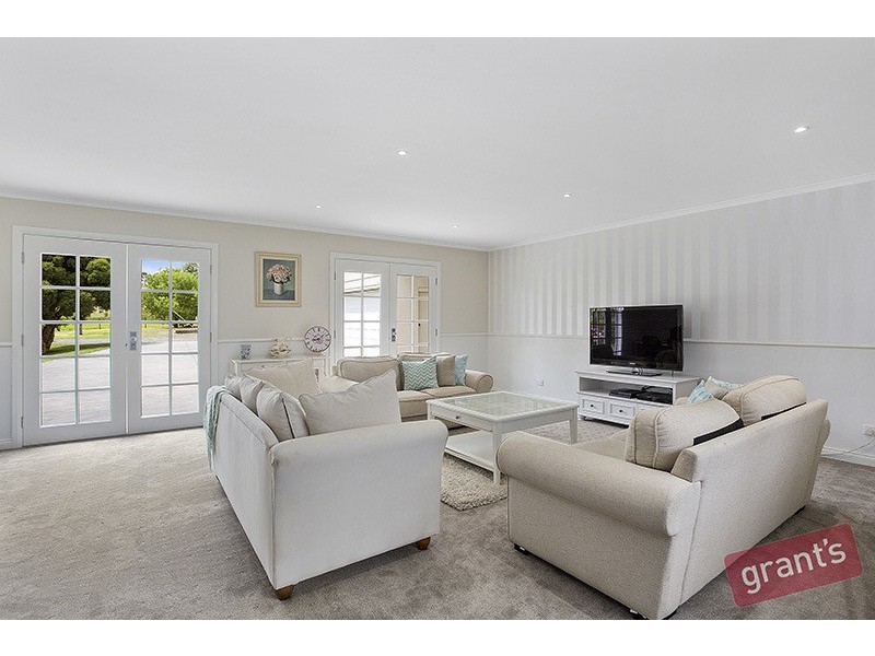 14 Mountain Flat Road, Narre Warren East VIC 3804