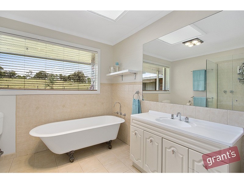 14 Mountain Flat Road, Narre Warren East VIC 3804