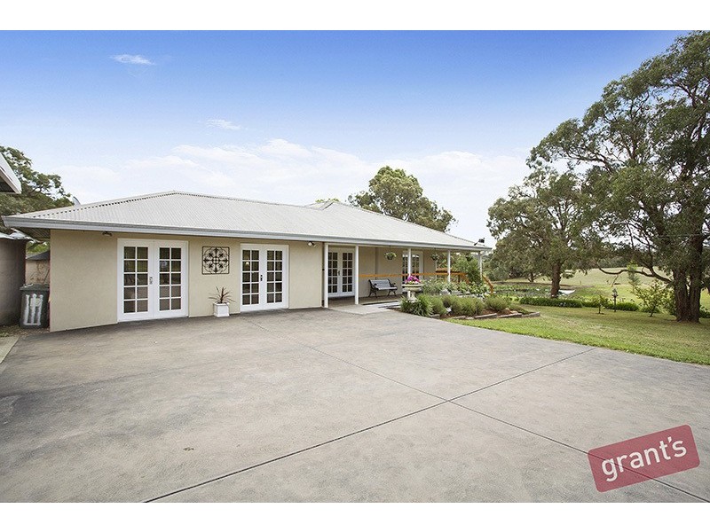 14 Mountain Flat Road, Narre Warren North VIC 3804