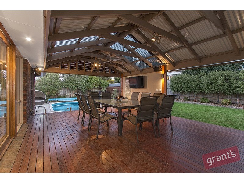 15 Villosa Close, Langwarrin VIC 3910