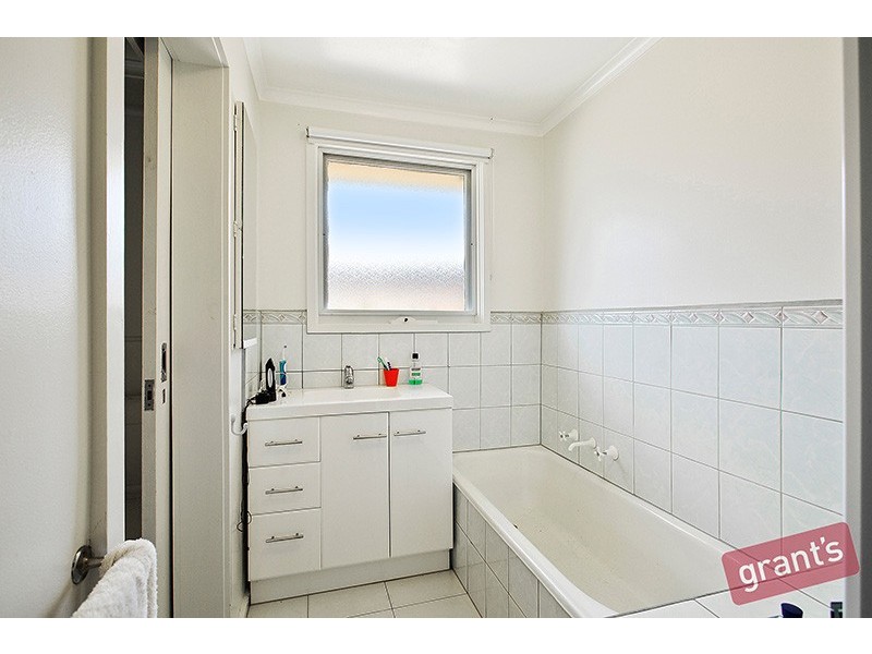 15 Strawbent Rise, Narre Warren VIC 3805