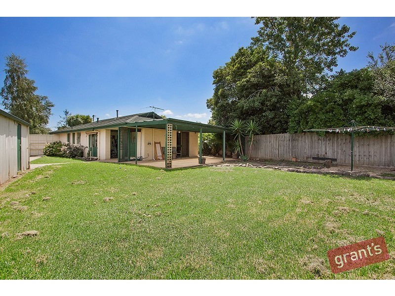 15 Strawbent Rise, Narre Warren VIC 3805