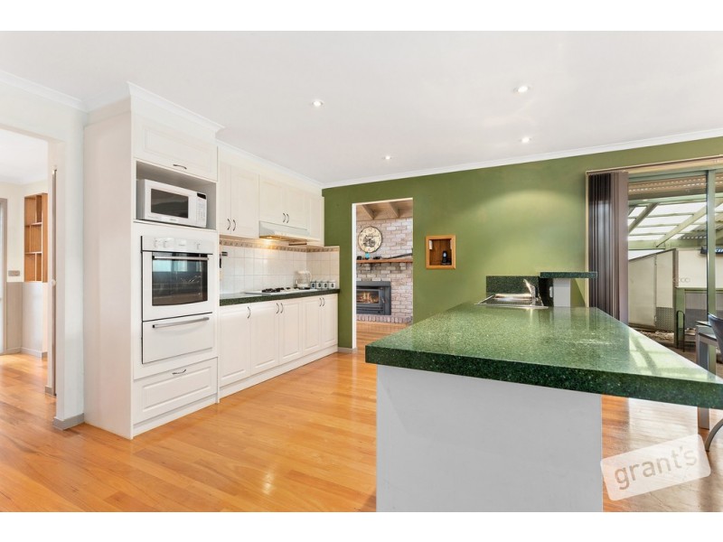 133 Kendall Drive, Narre Warren VIC 3805