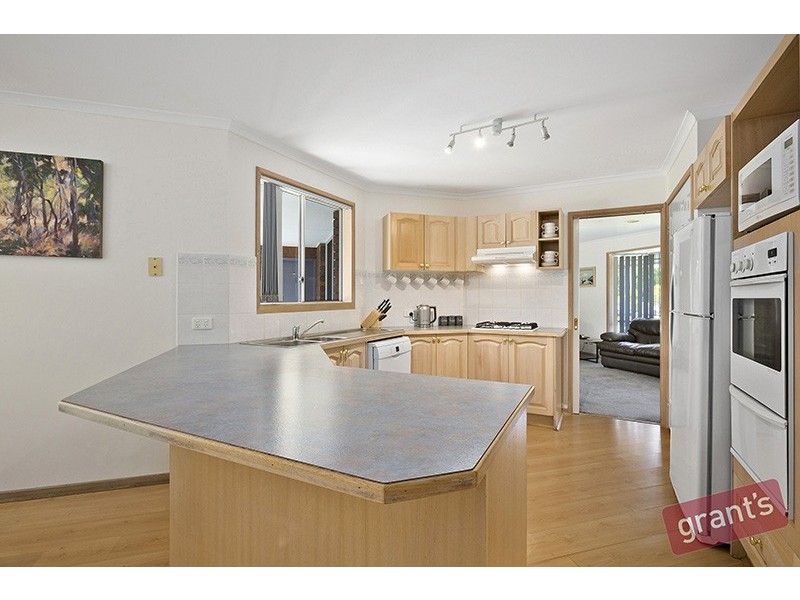 4 Forrester Walk, Narre Warren South VIC 3805