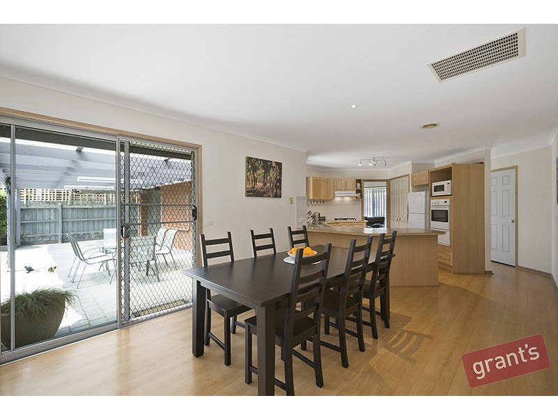 4 Forrester Walk, Narre Warren South VIC 3805