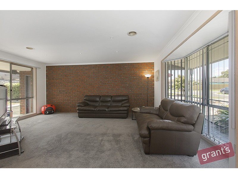 4 Forrester Walk, Narre Warren South VIC 3805