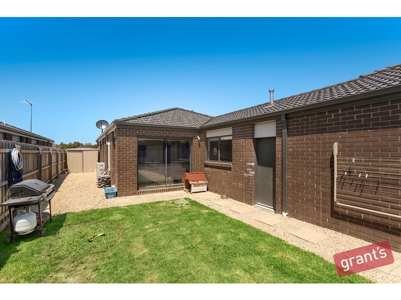 2 Steinbeck Lane, Narre Warren VIC 3805