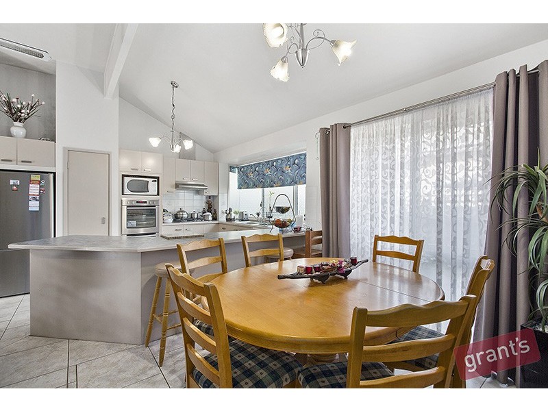 13 Palm Way, Narre Warren South VIC 3805