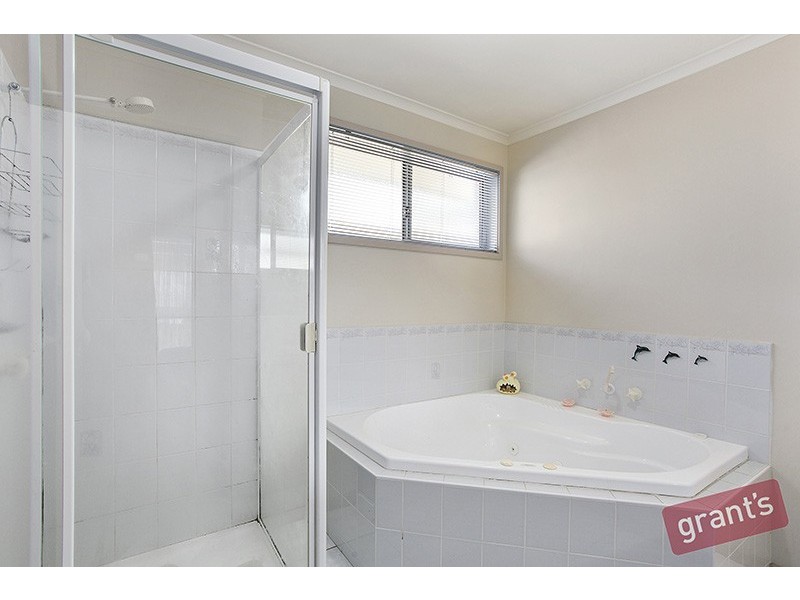 13 Palm Way, Narre Warren South VIC 3805