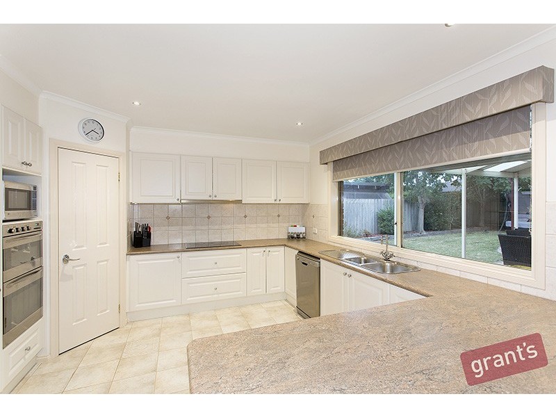 54 The Avenue, Narre Warren South VIC 3805