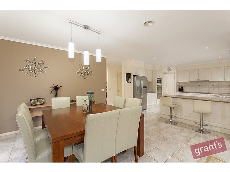 54 The Avenue, Narre Warren South VIC 3805